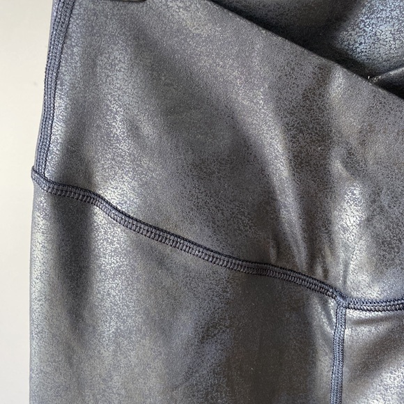 Offline by aerie metallic cross over leggings size small - Picture 3 of 7